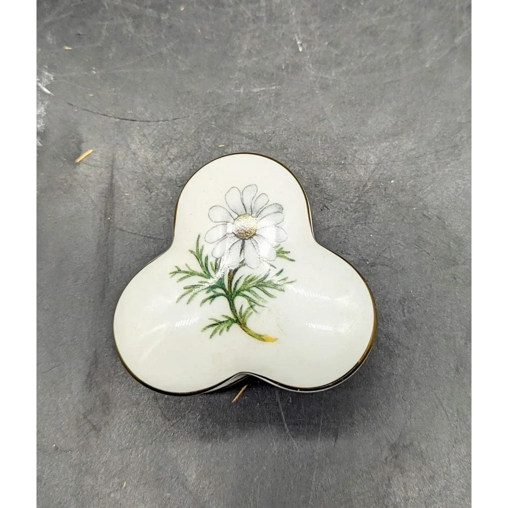 Princess Royale Fine Bone China England Cloverleaf Shaped Trinket Box Floral 2